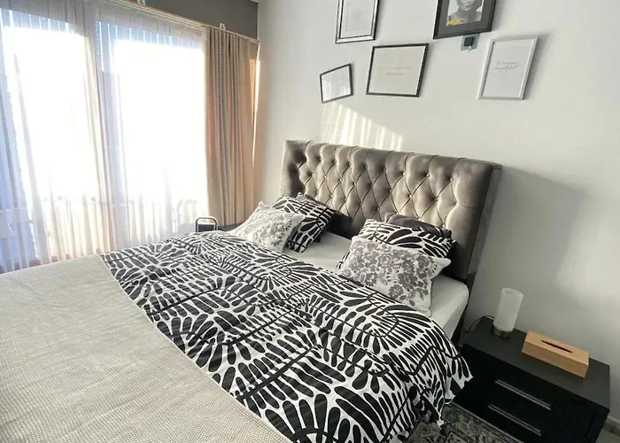 Strelitzyahouse